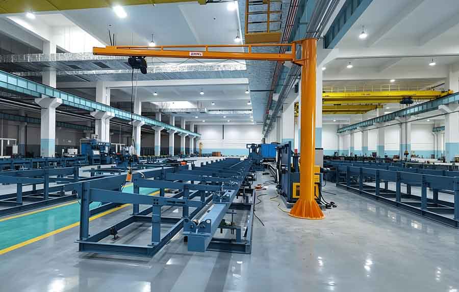 floormounted pillar jib crane in warehouse floormounted pillar jib crane in warehouse